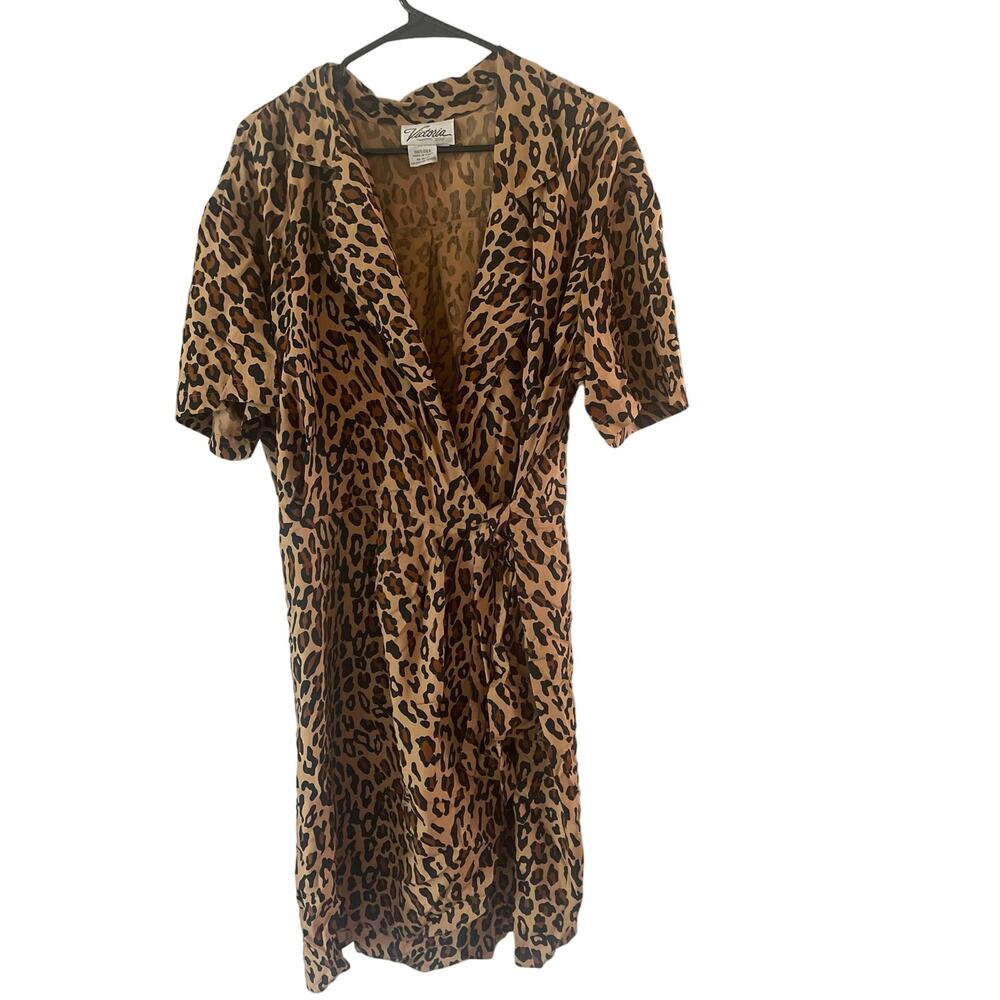 Victoria Leopard Print Faux Wrap Short Sleeve Knee Length, B88, Size 14W, $32